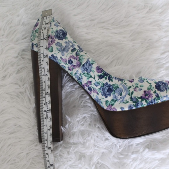 Yoki Floral Print Platform Heels Size 8 - Picture 5 of 8